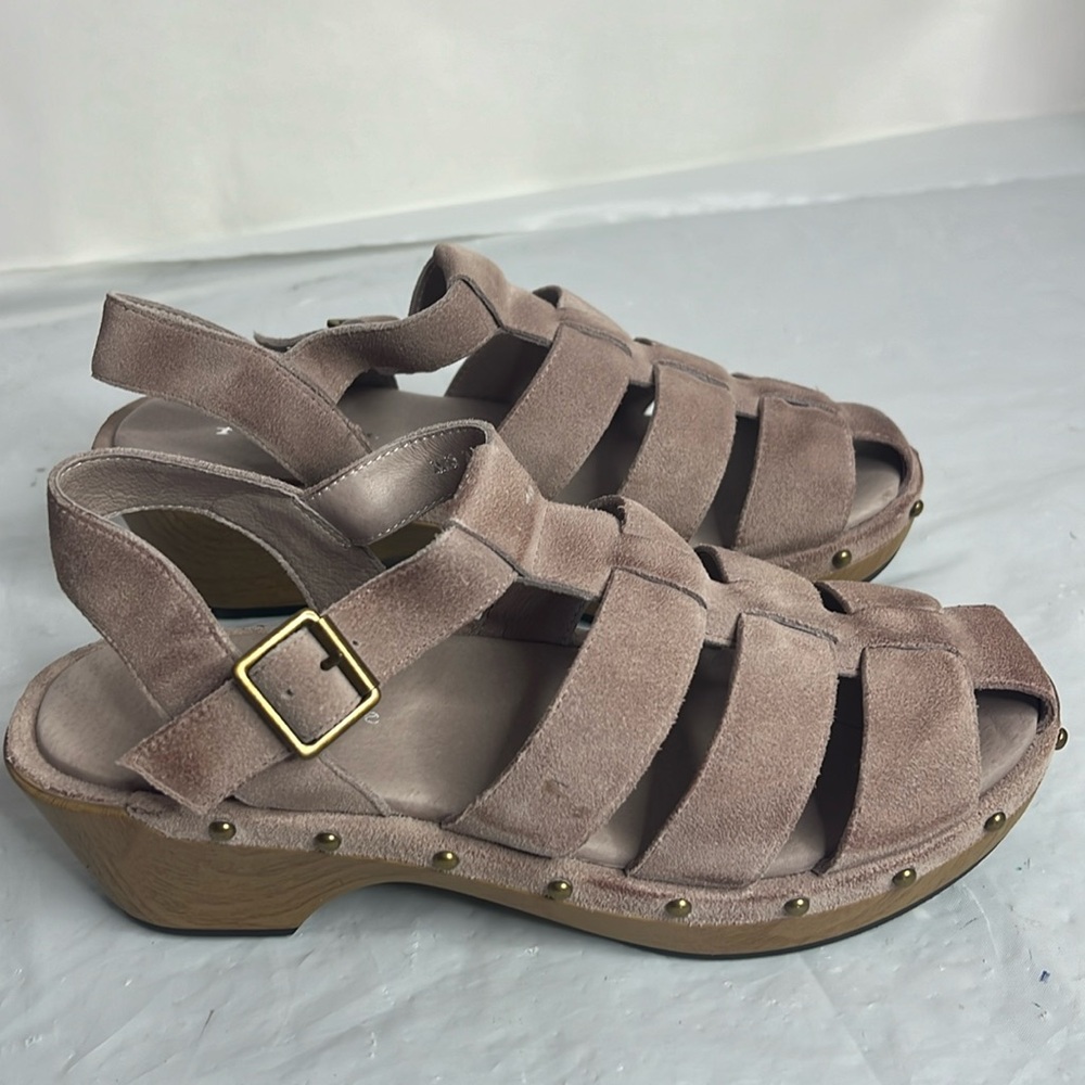 Antelope three-band studded suede leather platform sandal. Eu size 40 / US 9
